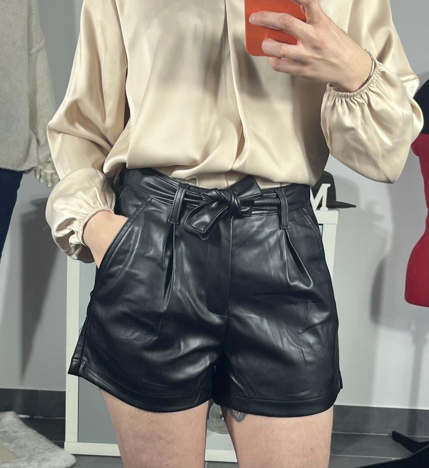 SHORT SIMILI CUIR noir - LNC